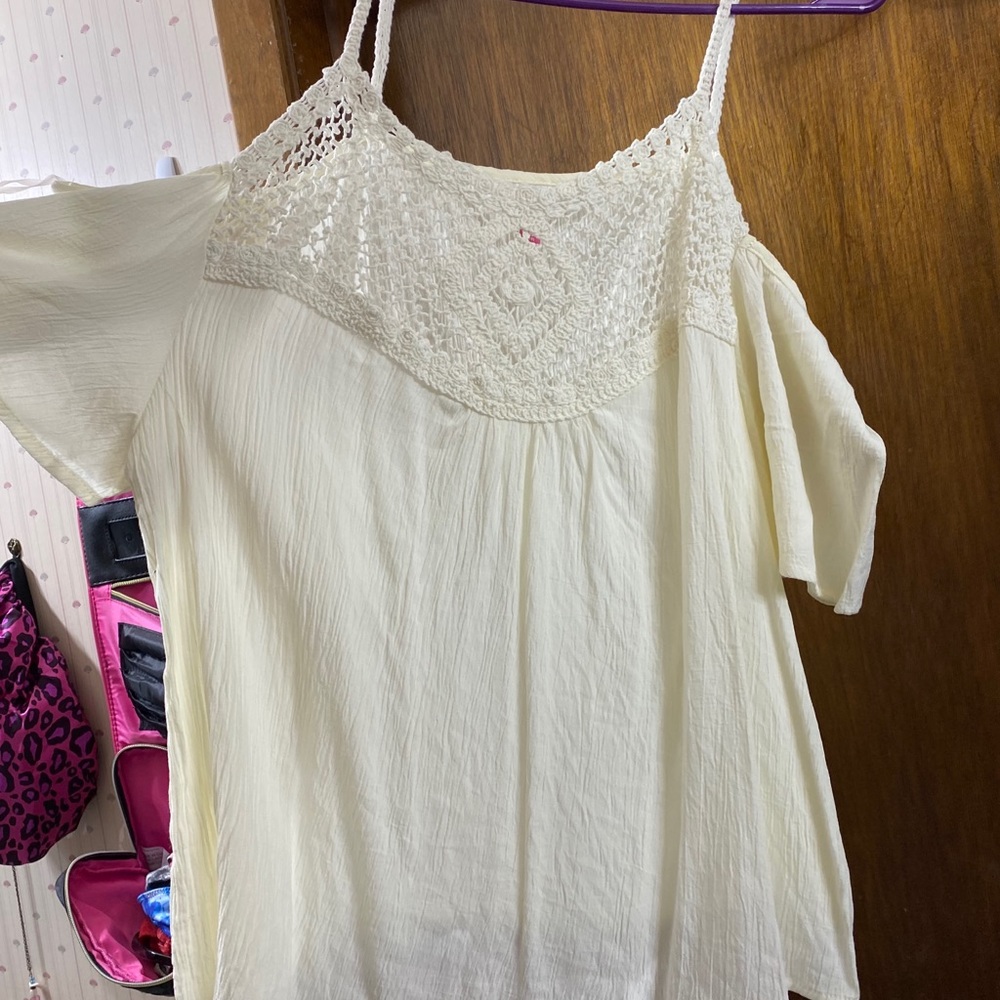 Two shirts - Picture 1 of 4